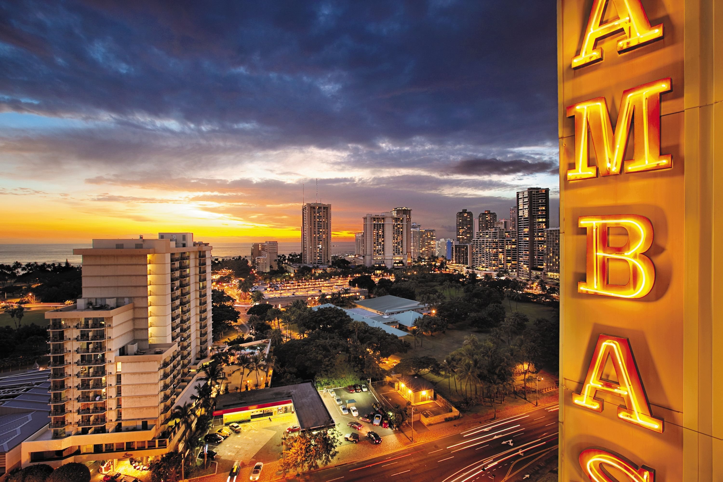 ambassador hotel waikiki        
        <figure class=