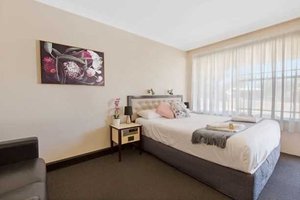 Room & Suite