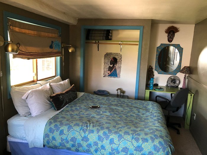 The Wanderlust Hostel - Crested Butte + Gunnison