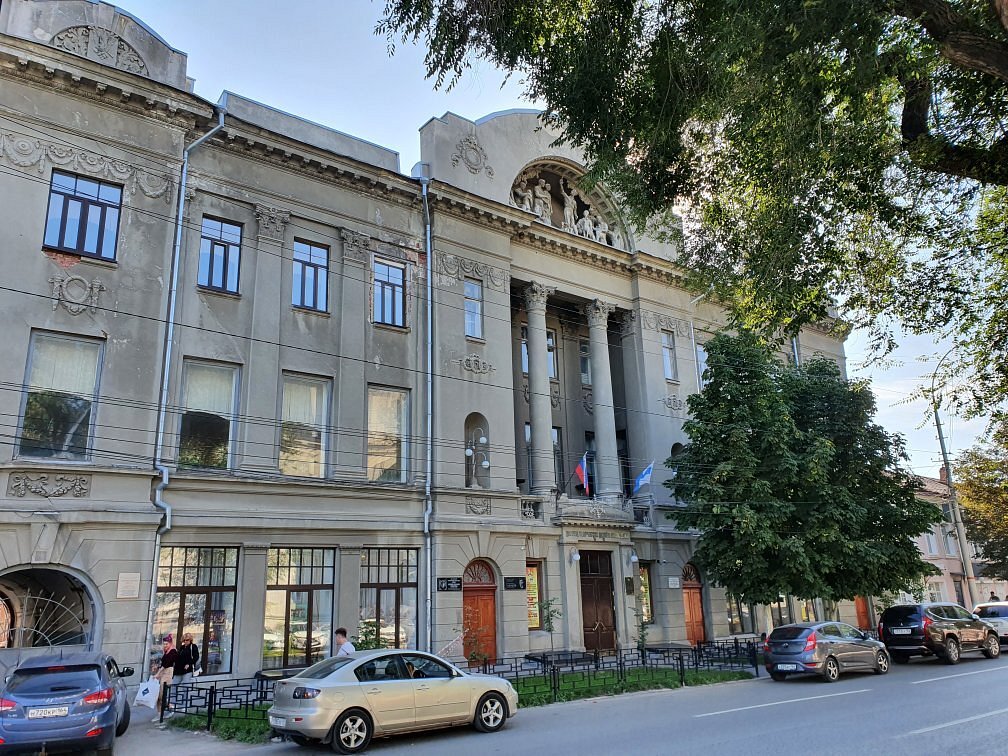Дворец творчества юность. Театральная 13 Саратов. Театральная площадь 13 Саратов. Дворец пионеров Саратов. Дворец творчества Табакова Саратов.