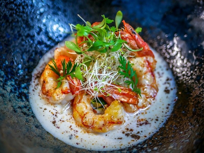 https://dynamic-media-cdn.tripadvisor.com/media/photo-o/1b/eb/0e/b3/wok-de-gambas.jpg?w=800&h=600&s=1