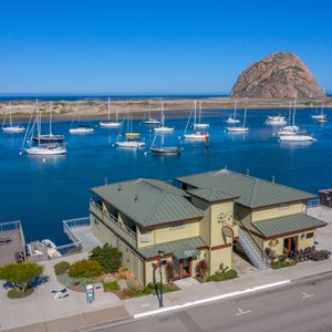 Estero Inn on Morro Bay is situated right on the Waterfront!  Views of Iconic Morro Rock abound. 