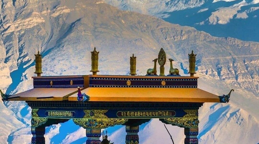 Guru Rinpoche at the Way to Upper Mustang Trek. Credit:@gallivantinghemant   #Forbiddenkingdom #Mustangtrekking