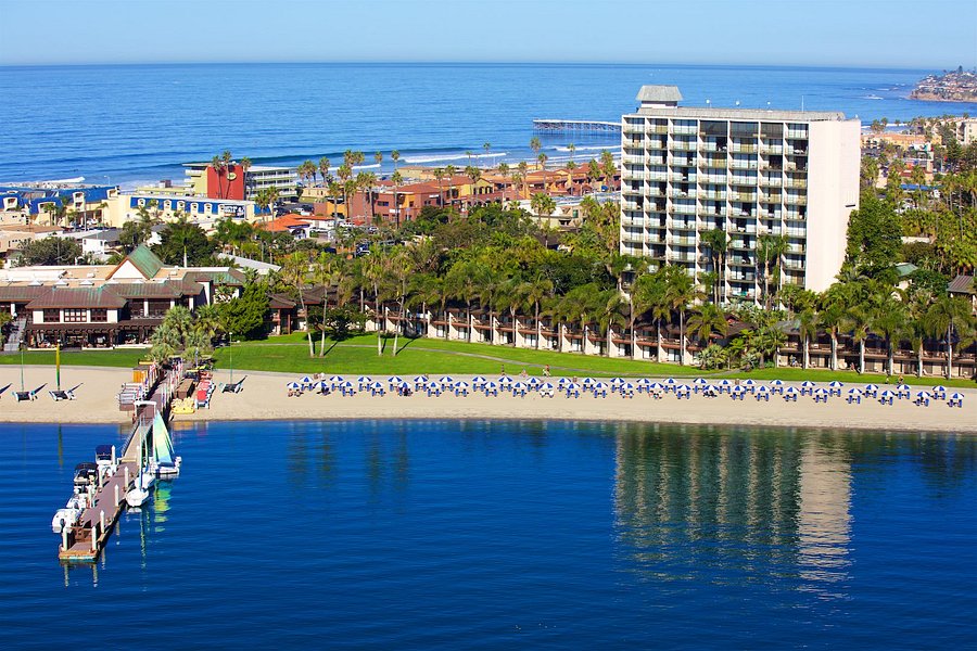 catamaran san diego pool