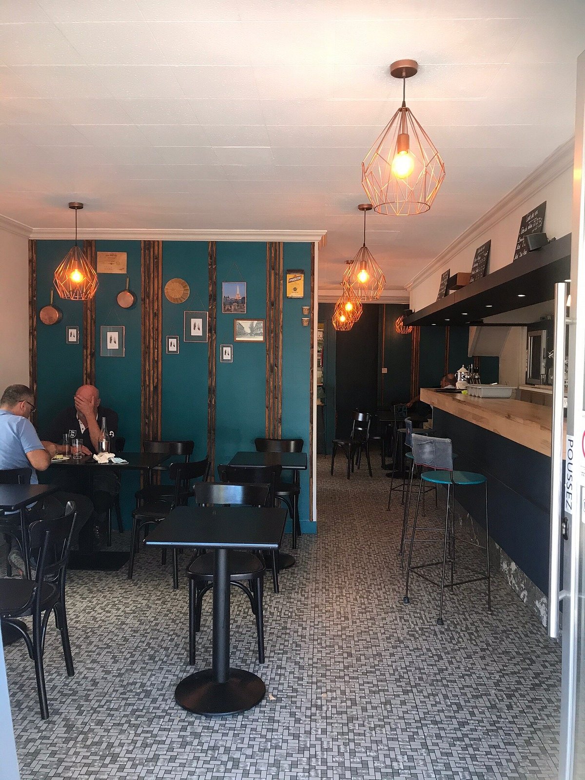 LA BOITE A CREPES, Chatou - Restaurant Reviews, Photos & Phone Number -  Tripadvisor