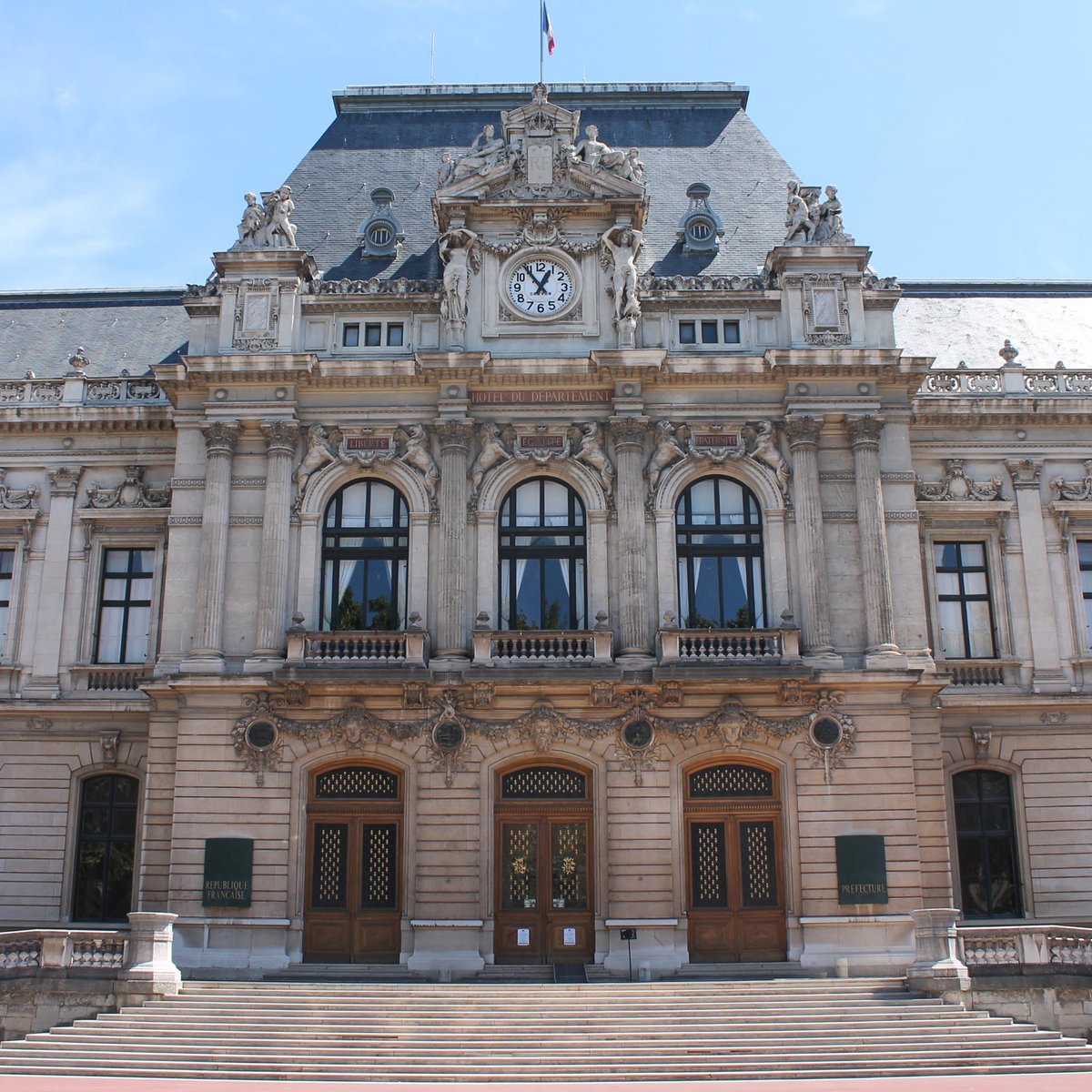 comment contacter la préfecture du rhone par mail