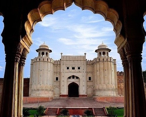 list of tour operators in lahore