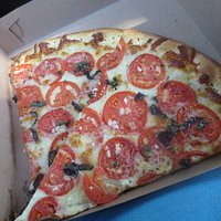 margarita pizza slices