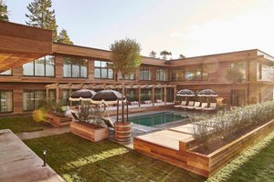 Pool & Beach