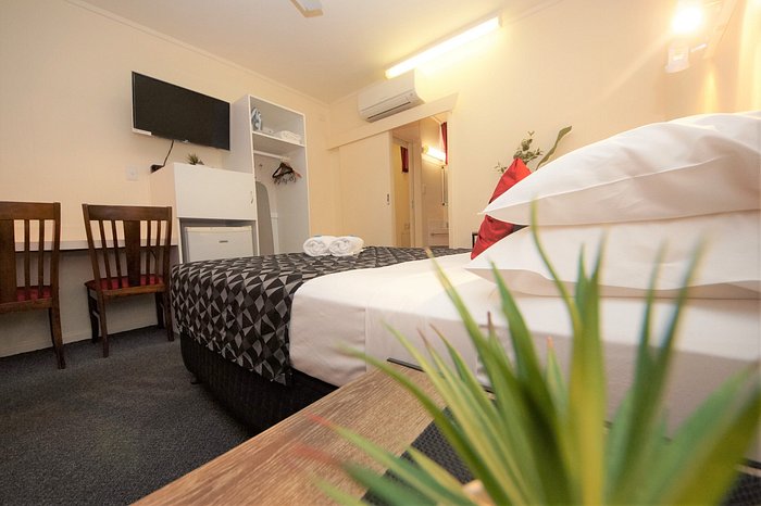 Book Ayr Accommodation Online - Parkside Motel