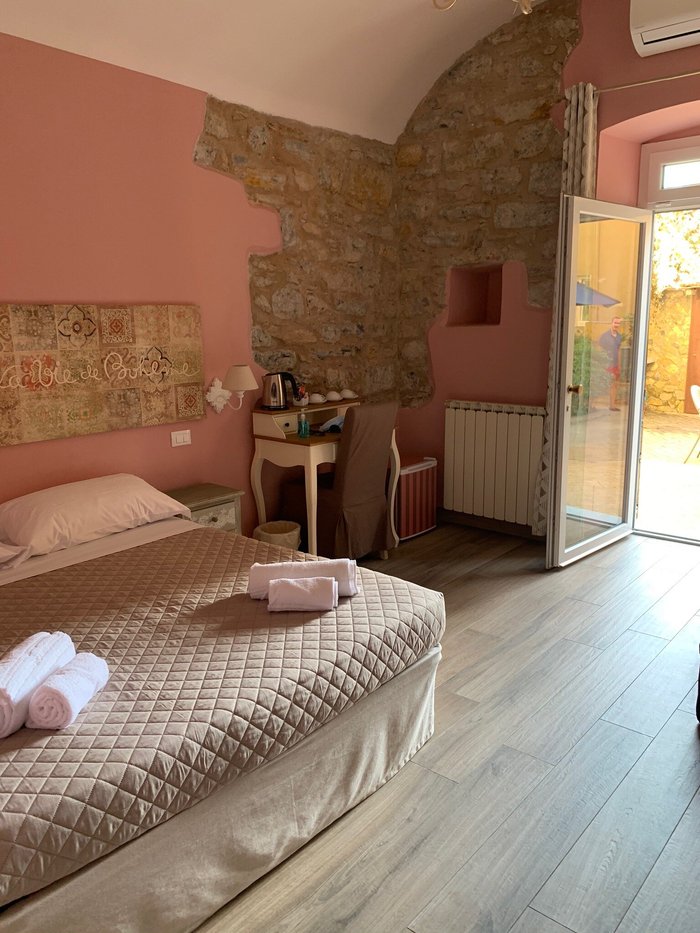 Casa Cernaia Rooms Prices And Guest House Reviews La Spezia Italy