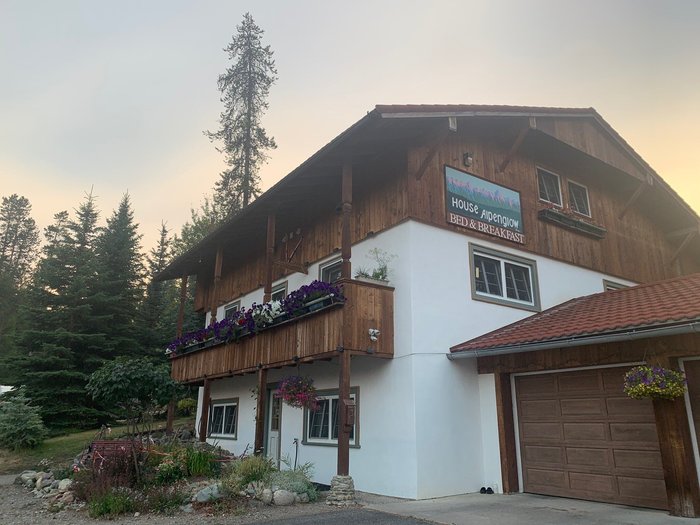 ALPENGLOW INN BED & BREAKFAST (CANMORE, CANADÁ): comparação de preços e