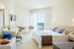 Room & Suite