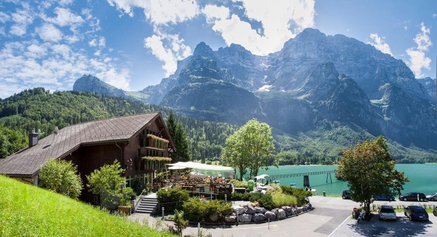 Hotel mit Terrasse