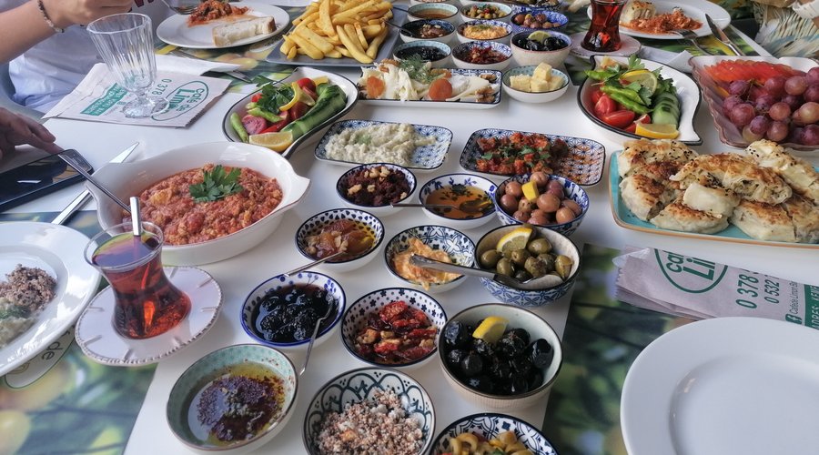 ÖTESİ YOOK! LİMON EGE KAHVALTI
Rezervasyon 0378 505 0025 