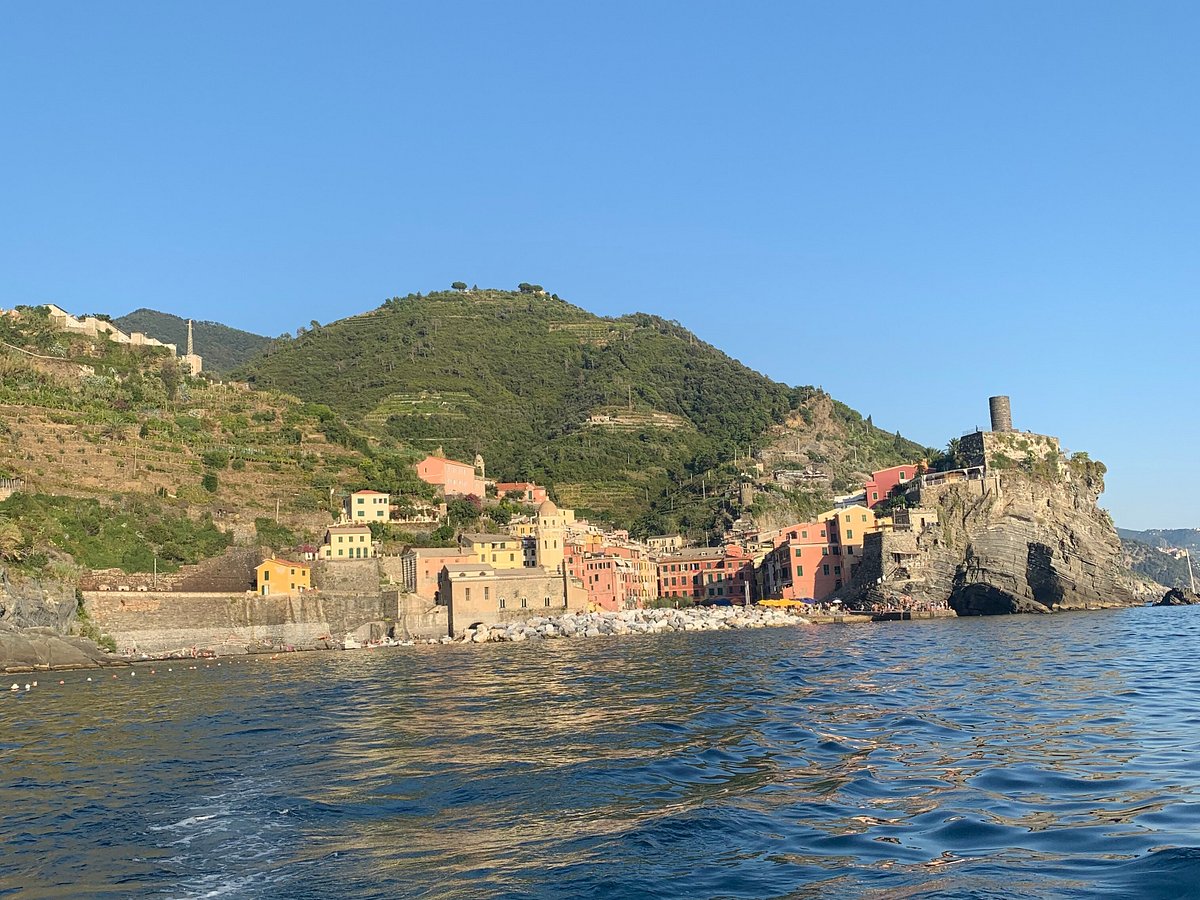 boat tours vernazza italy