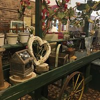 We are now Elm STreet Marketplace. Vintage-Gifts-Home Decor! Even more to see! Stop by and visit!