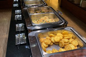 餐饮