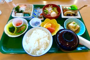 餐饮