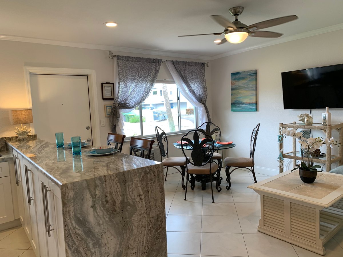 LIDO DORSET - Condominium Reviews (Lido Key, FL)