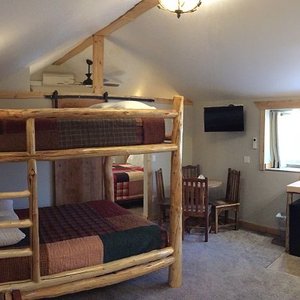 The Historic Madison Hotel, Motel and Hostel, hotel in West Yellowstone