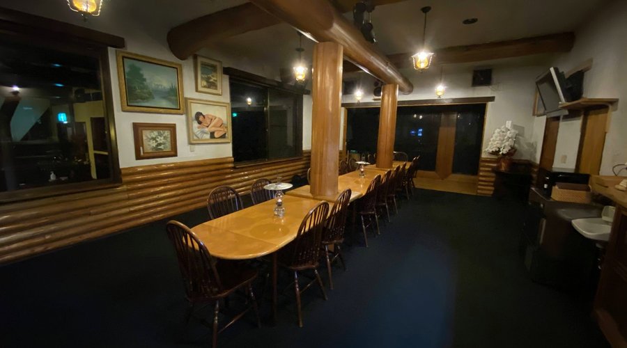 メインダイニング（café等、wi-fi、製氷機、TV、音響、マッサージチェア）@Night Time