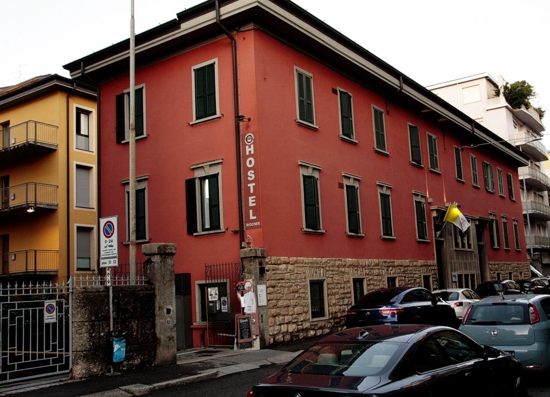 Central Hostel Bergamo by null