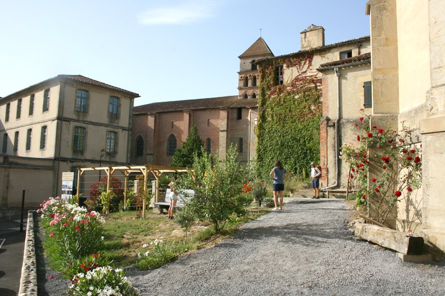 CHAPELLE DE URSULINES (Aire-sur-l'Adour, Prancis) - Ulasan Hostel ...