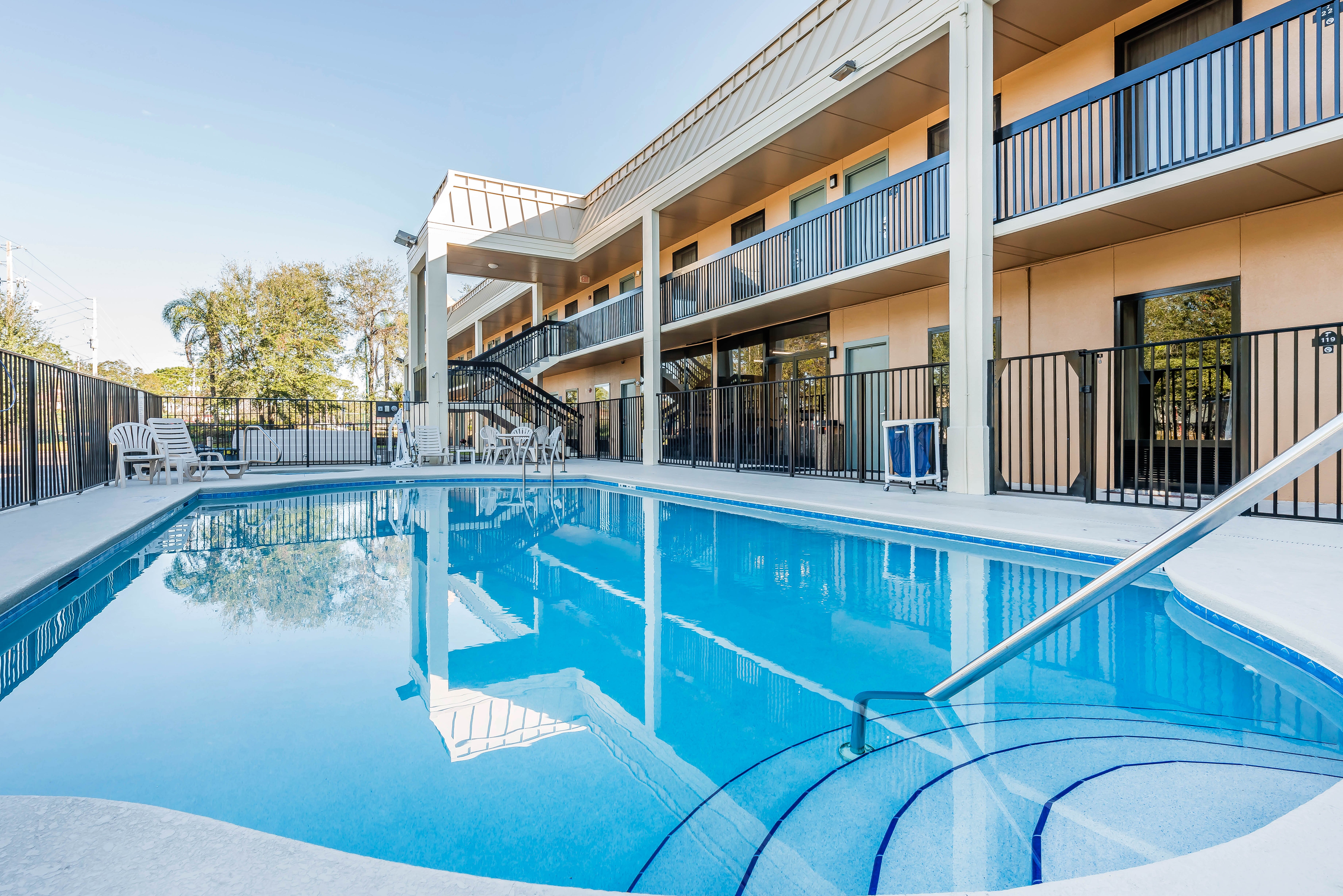 SURESTAY HOTEL BY BEST WESTERN FORT PIERCE - Updated 2022 (FL)