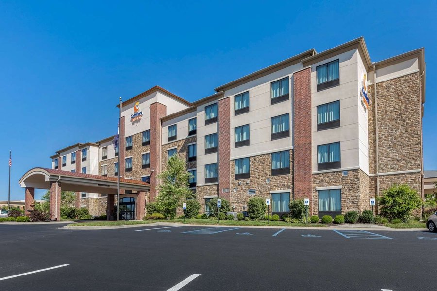 COMFORT SUITES BRIDGEPORT - CLARKSBURG $89 ($̶1̶0̶5̶) - Prices & Hotel ...