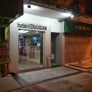 Hotel's entrance