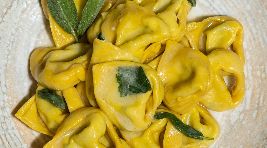 Tortelloni di ricotta burro e salvia