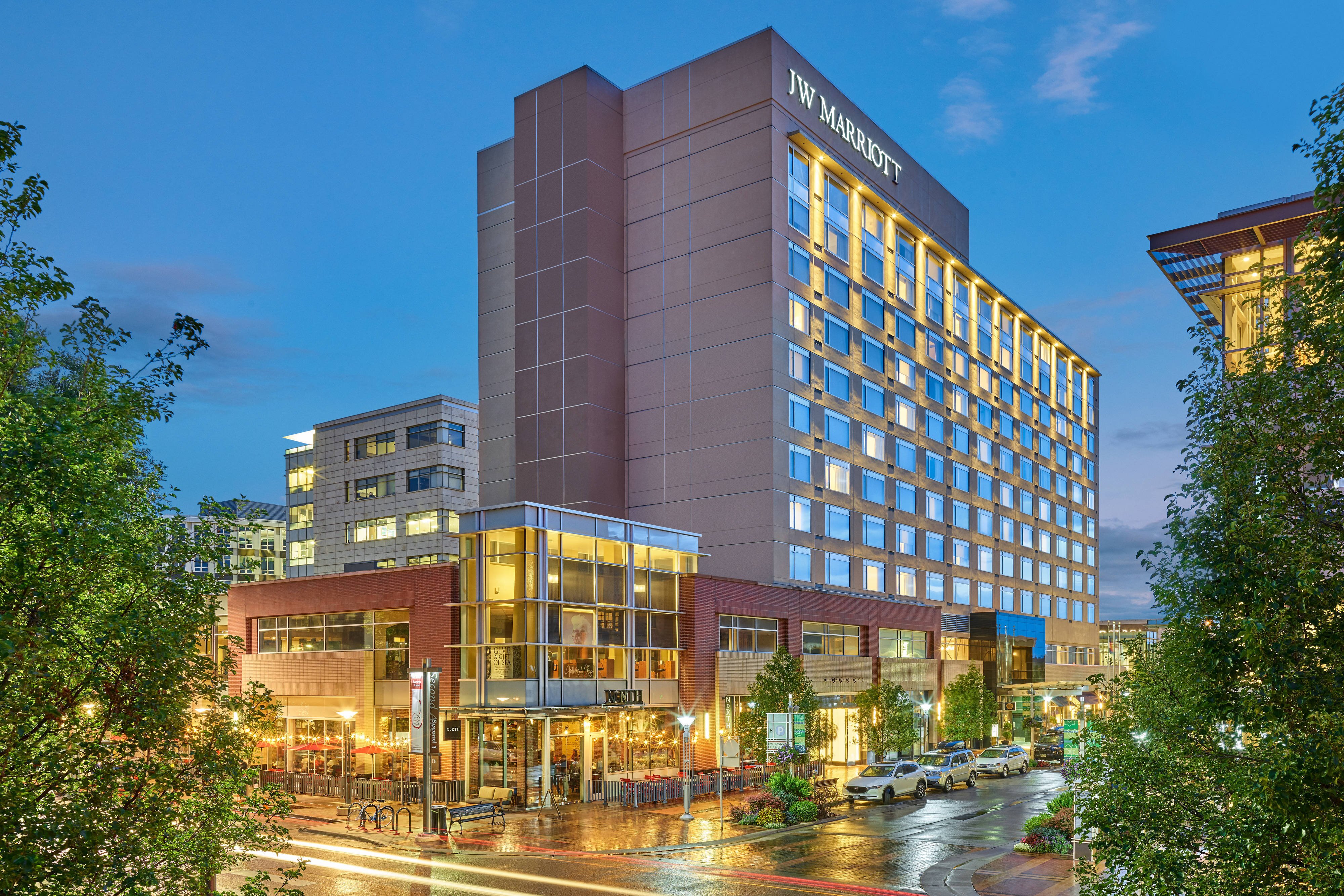 denver hotels cherry creek area        
        <figure class=