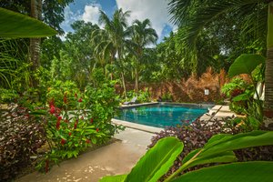 Piscina y playa