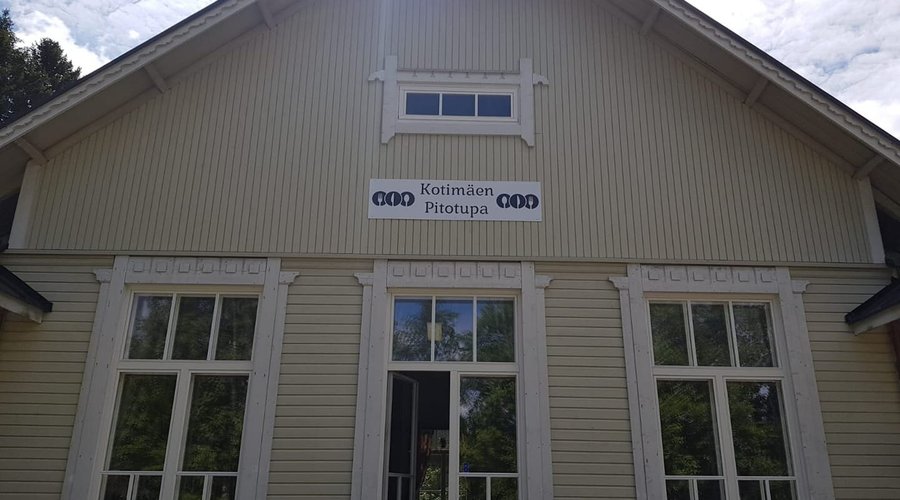 Vanhassa Kotimäen koulussa voit lounastaa ,pitää juhlia kaikenlaisia. Palveluksessanne Armi 