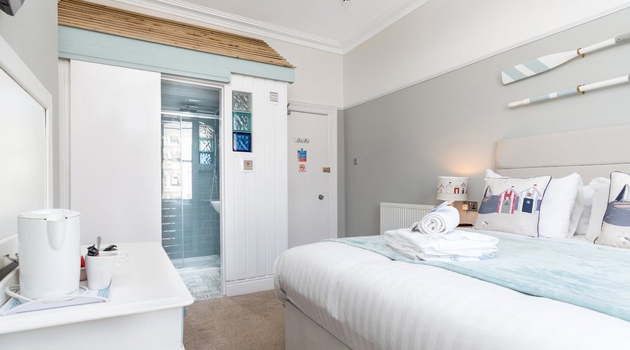 Room 2 King Room with Pier View