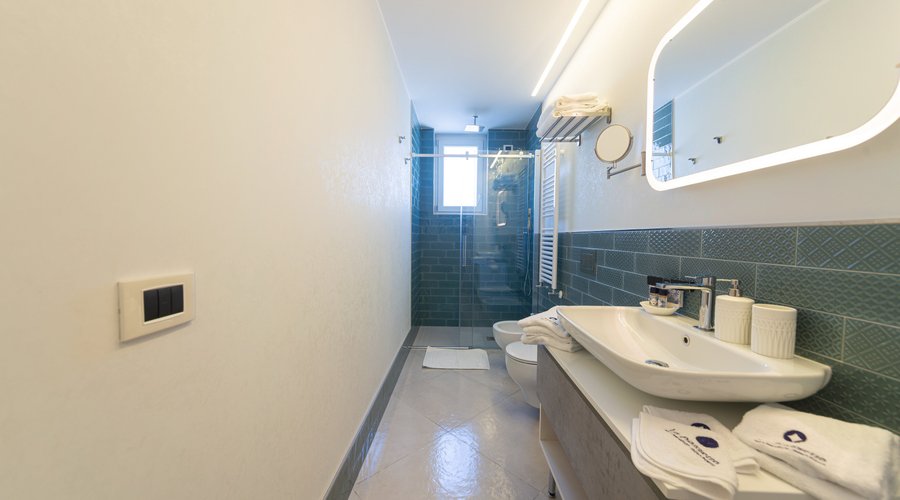 Bagno Camera Pithecusa matrimoniale/tripla