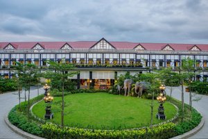 MAYFAIR Tea Resort in Siliguri, image may contain: Resort, Hotel, Grass, Garden