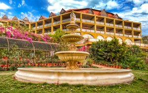 Ravine Hotel in Panchgani, image may contain: Hotel, Resort, Fountain, Water