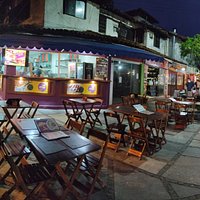 Artesano Búzios Pizzaria ... localizada na paralela da Rua das Pedras , travessa Manoel Turíbio de Farias - centro de Búzios. Charme e gastronomia de qualidade , sempre juntos .