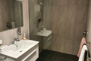 Room & Suite