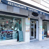 Restaurante cafetería y salón de celebraciones con parque de ocio privado
