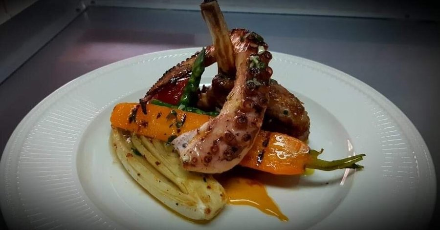 Terre et mer 
Poitrine de porco et poulpe 