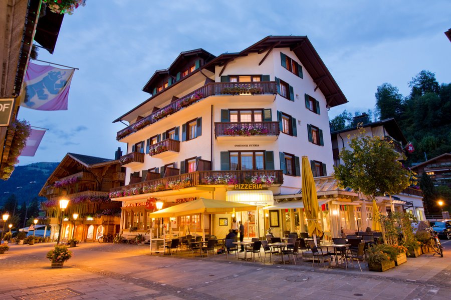 SPORTHOTEL VICTORIA  Gstaad  Zwitserland  foto s  reviews