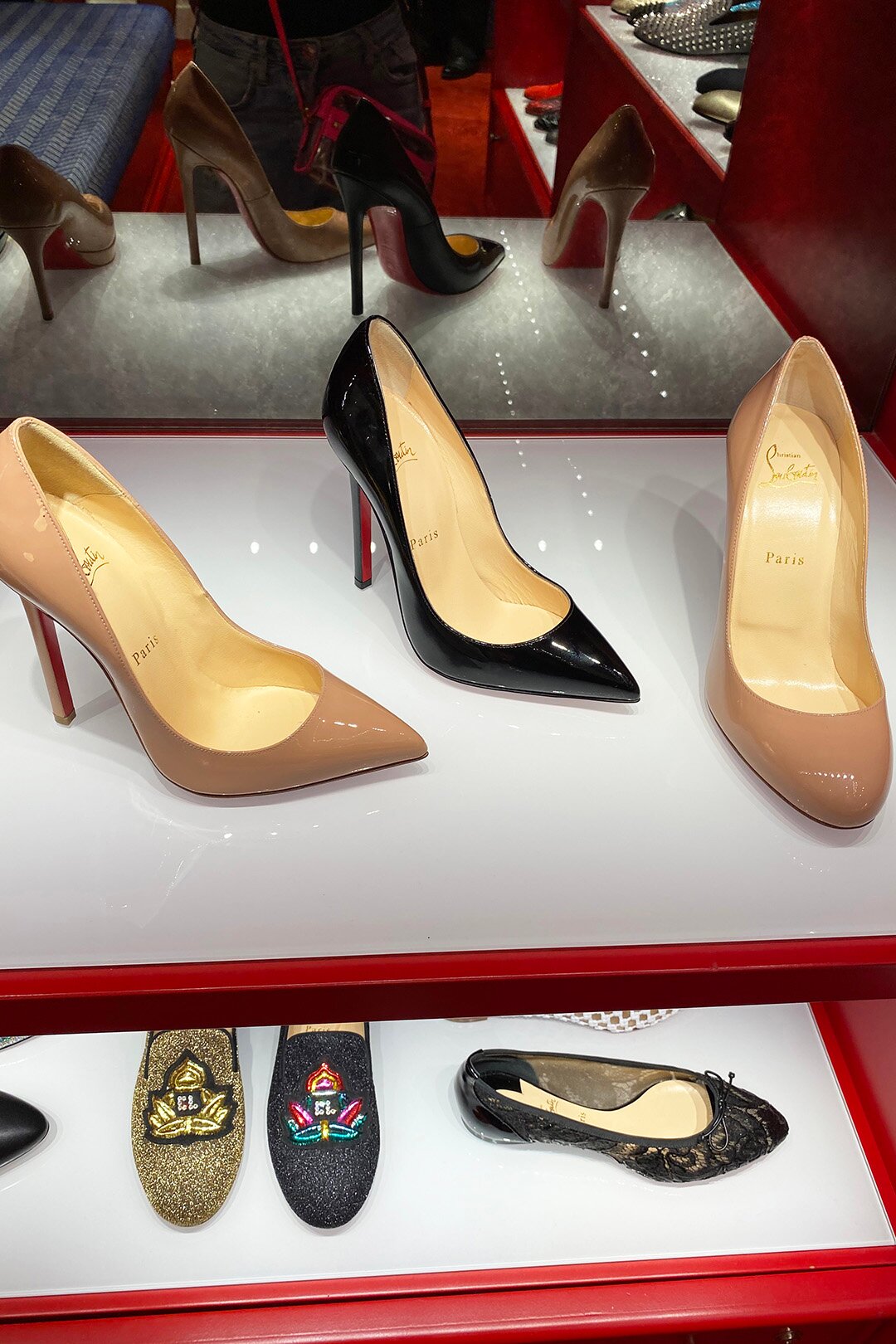 louboutin factory outlet