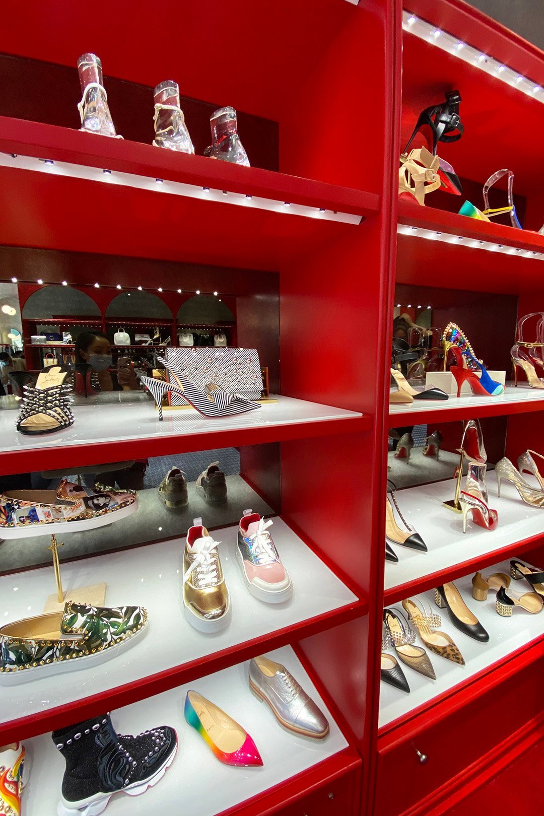 Outlet 2025 christian louboutin