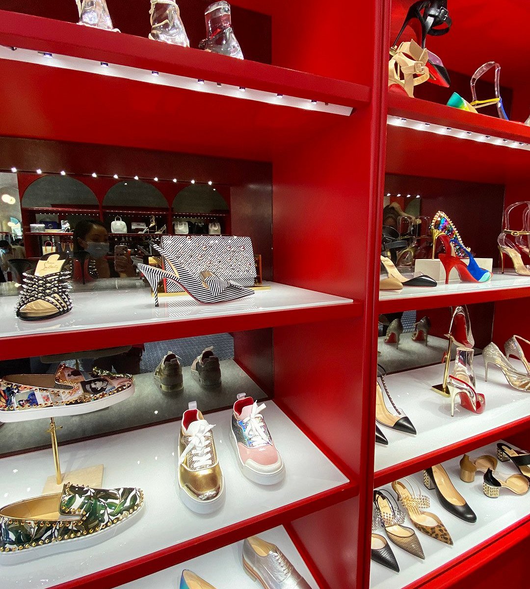 CHRISTIAN LOUBOUTIN OUTLET (Cabazon) - All You Need to Know BEFORE You Go