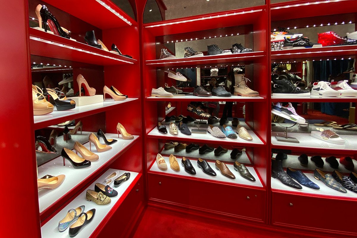hver gang støj internettet Christian Louboutin Outlet - All You Need to Know BEFORE You Go (with  Photos)