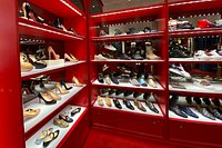 Uluru Usikker Banzai Christian Louboutin Outlet (Cabazon) - 2022 All You Need to Know BEFORE You  Go (with Photos) - Tripadvisor