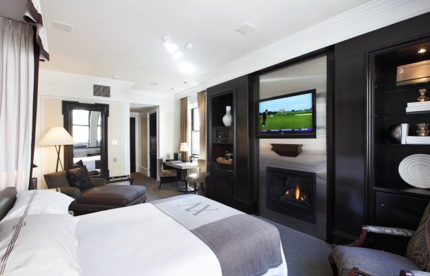 Contemporary Classic Room (King Bed)